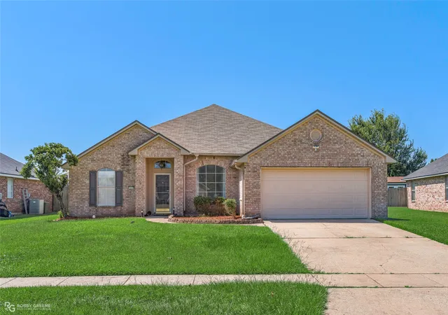 Photo 2 of Single family home for sale at 433 Hancock Dr, Bossier City, LA 71112 | MLS# 21309738 | Listing updated on 2026-08-29