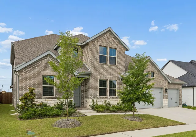 Photo 2 of Single family home for sale at 818 Emerald Hts, Lavon, TX 75166 | MLS# 21303824 | Listing updated on 2026-08-22