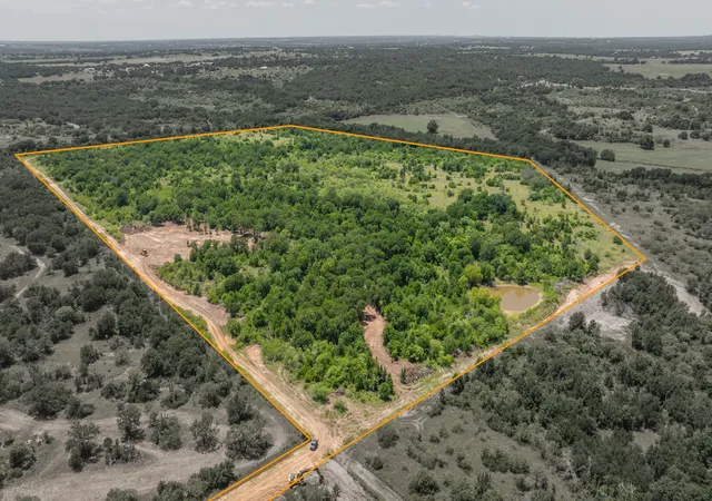 Photo 1 of Land for sale at Tbd Tr 4 Us Hwy 281, Stephenville, TX 76401 | MLS# 21309639 | Listing updated on 2026-09-30