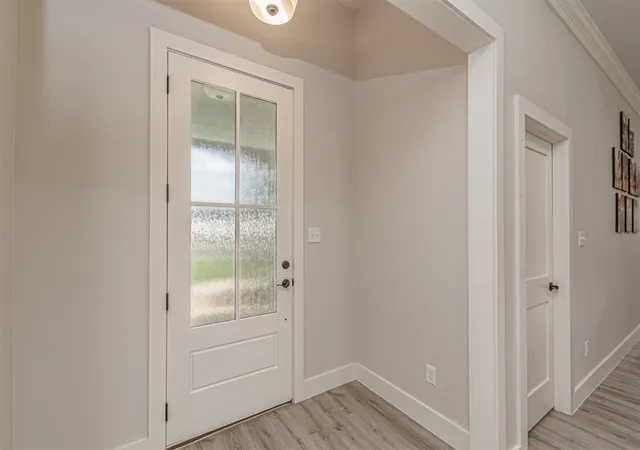 Photo 3 of Single family home for sale at 533 Limestone Cir, Mabank, TX 75147 | MLS# 21308738 | Listing updated on 2026-08-17