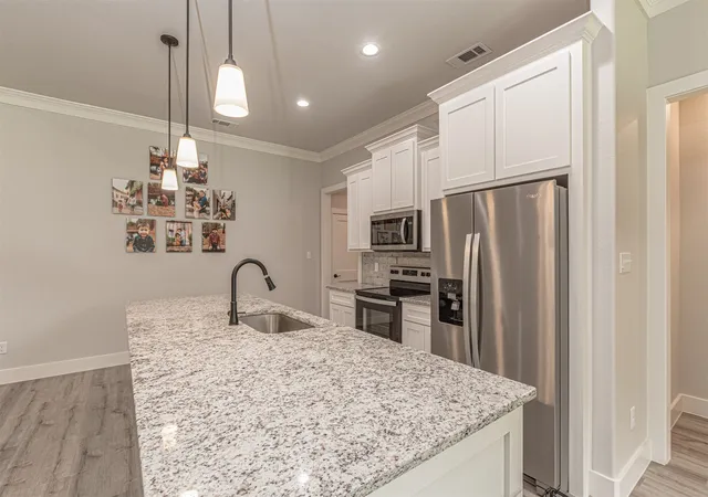 Photo 4 of Single family home for sale at 533 Limestone Cir, Mabank, TX 75147 | MLS# 21308738 | Listing updated on 2026-08-17