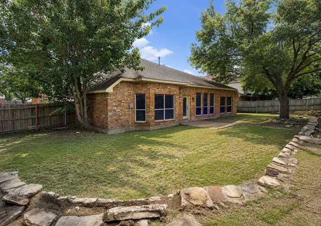 Homes for sale in De Soto, TX | 809 Camellia Ct, De Soto, TX 75115 | MLS# 21309635
