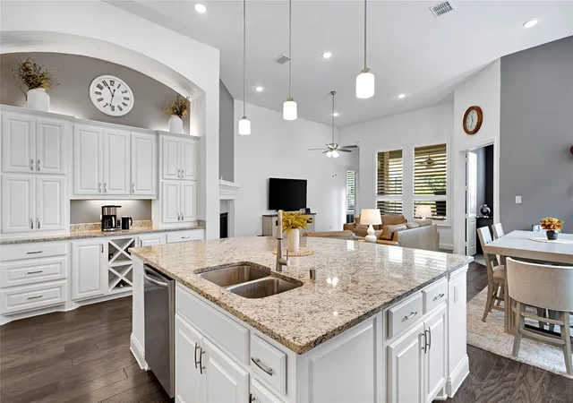 Photo 3 of Single family home for sale at 921 Hubbard Creek Trl, Mc Kinney, TX 75071 | MLS# 21308914 | Listing updated on 2026-09-17