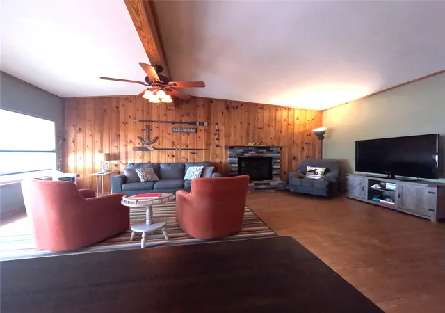 4th image of 130 Marina View Ct, Weatherford, TX 76087 | MLS# 21309336