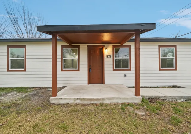 Photo 4 of Single family home for sale at 1428 Haney Ln, Mesquite, TX 75149 | MLS# 21309855 | Listing updated on 2026-10-07