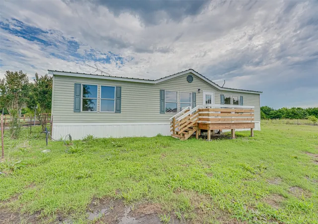 Photo 3 of Sale Pending at 3725 County Road 1102, Celeste, TX 75423 | MLS# 21309861 | Listing updated on 2026-07-12