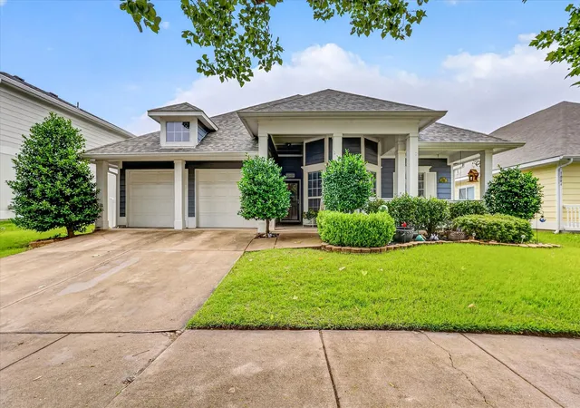 Homes for sale in Savannah, TX | 1008 Bell Manor Dr, Savannah, TX 76227 | MLS# 21308816