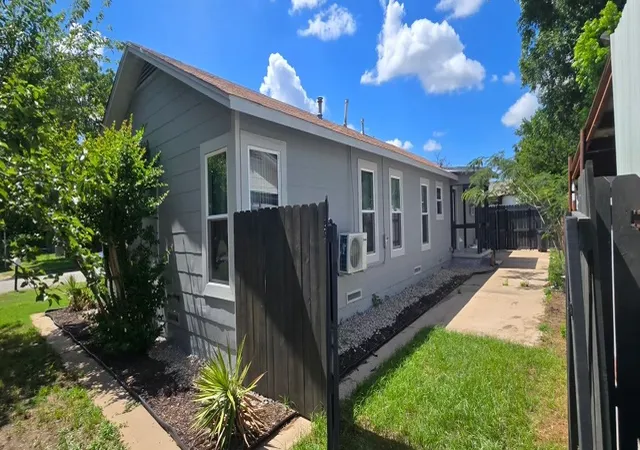 Homes for sale in Jacksboro, TX | 215 S 4Th St, Jacksboro, TX 76458 | MLS# 21309851