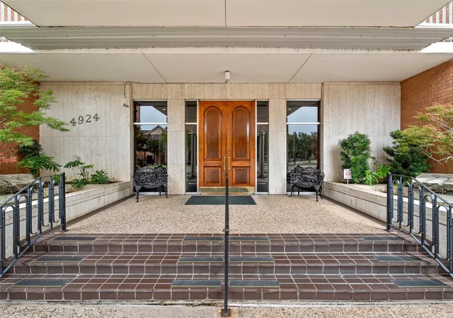 Homes for sale in Waco, TX | 4924 Cobbs Dr #2A, Waco, TX 76710 | MLS# 21309868