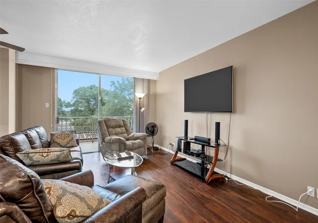 Homes for sale in Waco, TX | 4924 Cobbs Dr #2A, Waco, TX 76710 | MLS# 21309868