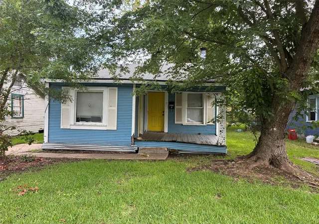 Photo 2 of Single family home for sale at 1435 Natalie St, Shreveport, LA 71108 | MLS# 21309943 | Listing updated on 2026-07-09