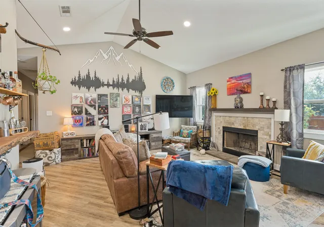 Photo 4 of Single family home for sale at 1052 Meandering Wy, China Spring, TX 76633 | MLS# 21303301 | Listing updated on 2026-08-18