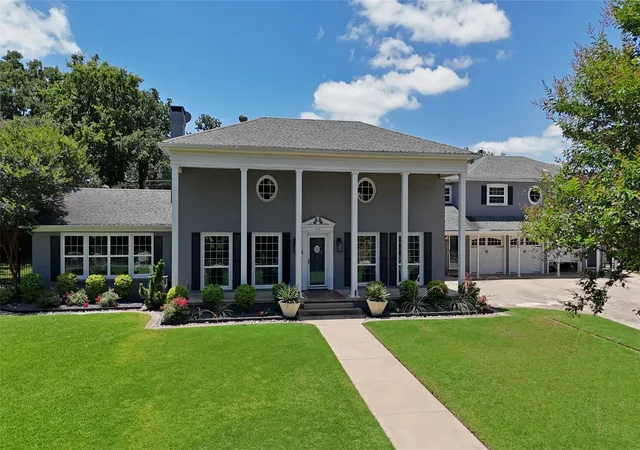 Photo 2 of Single family home for sale at 315 Mimosa Dr, Denton, TX 76201 | MLS# 21307305 | Listing updated on 2026-08-22