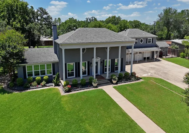 Photo 3 of Single family home for sale at 315 Mimosa Dr, Denton, TX 76201 | MLS# 21307305 | Listing updated on 2026-08-22