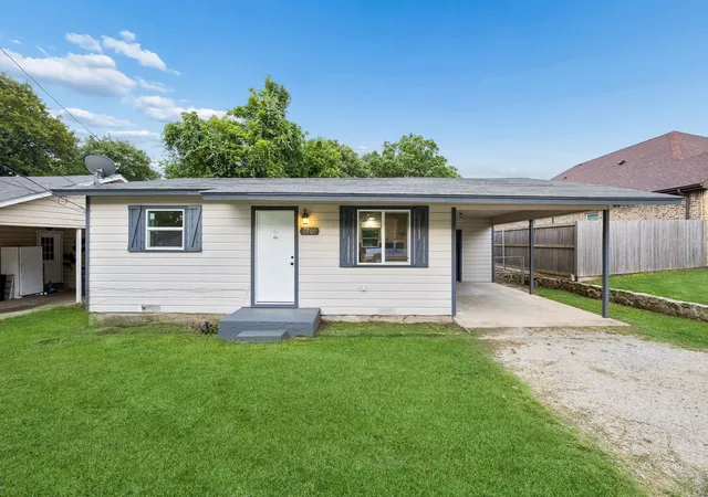 Photo 2 of Single family home for sale at 7705 Navajo Trl #7705 & 7709, Fort Worth, TX 76135 | MLS# 21309916 | Listing updated on 2026-07-06