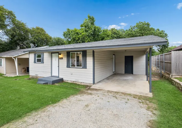 Photo 3 of Single family home for sale at 7705 Navajo Trl #7705 & 7709, Fort Worth, TX 76135 | MLS# 21309916 | Listing updated on 2026-07-06