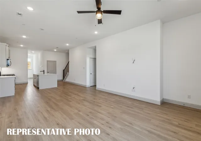 Photo 3 of Townhouse for sale at 1038 Splitrock Dr, Allen, TX 75013 | MLS# 21310002 | Listing updated on 2026-08-23