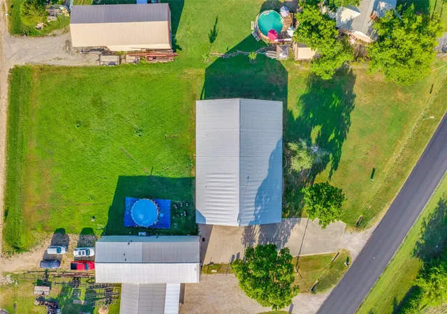 Homes for sale in Sumner, TX | 1590 Farm Road 2352, Sumner, TX 75486 | MLS# 21309794