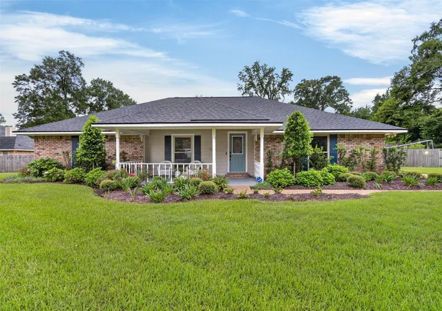 Homes for sale in Haughton, LA | 7904 Cedar Creek Cir, Haughton, LA 71037 | MLS# 21310066