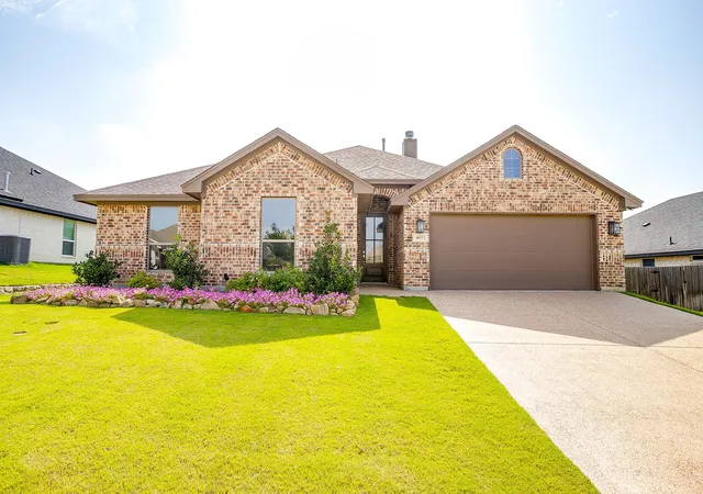 Photo 1 of Single family home for sale at 6817 Trail Rock Dr, Fort Worth, TX 76126 | MLS# 21310173 | Listing updated on 2026-08-22