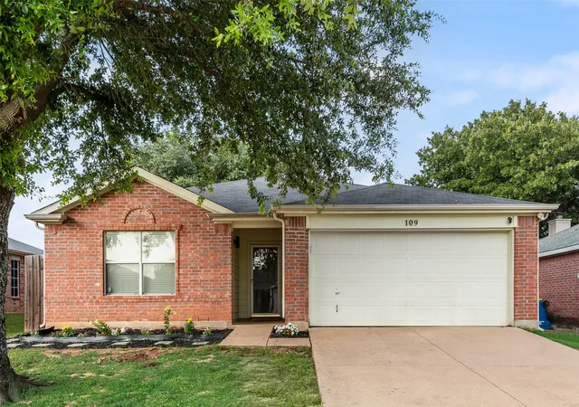 Homes for sale in Seagoville, TX | 109 Oakhurst Dr, Seagoville, TX 75159 | MLS# 21310263