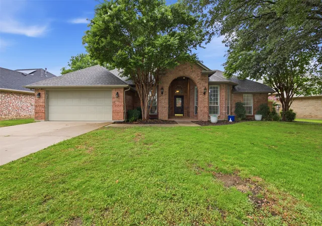 Homes for sale in Mansfield, TX | 1109 Brook Arbor Dr, Mansfield, TX 76063 | MLS# 21304550