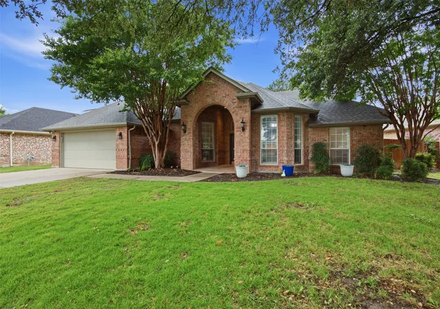 Homes for sale in Mansfield, TX | 1109 Brook Arbor Dr, Mansfield, TX 76063 | MLS# 21304550