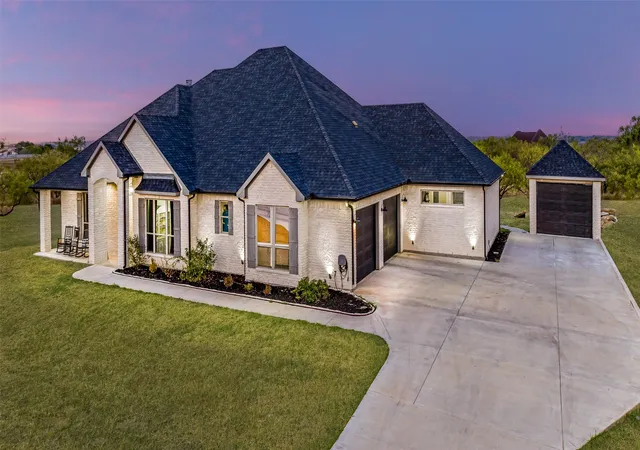 Photo 1 of Single family home for sale at 101 Trail Rdg, Weatherford, TX 76087 | MLS# 21310371 | Listing updated on 2026-08-03