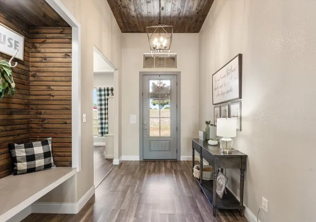 Photo 3 of Single family home for sale at 101 Trail Rdg, Weatherford, TX 76087 | MLS# 21310371 | Listing updated on 2026-08-03