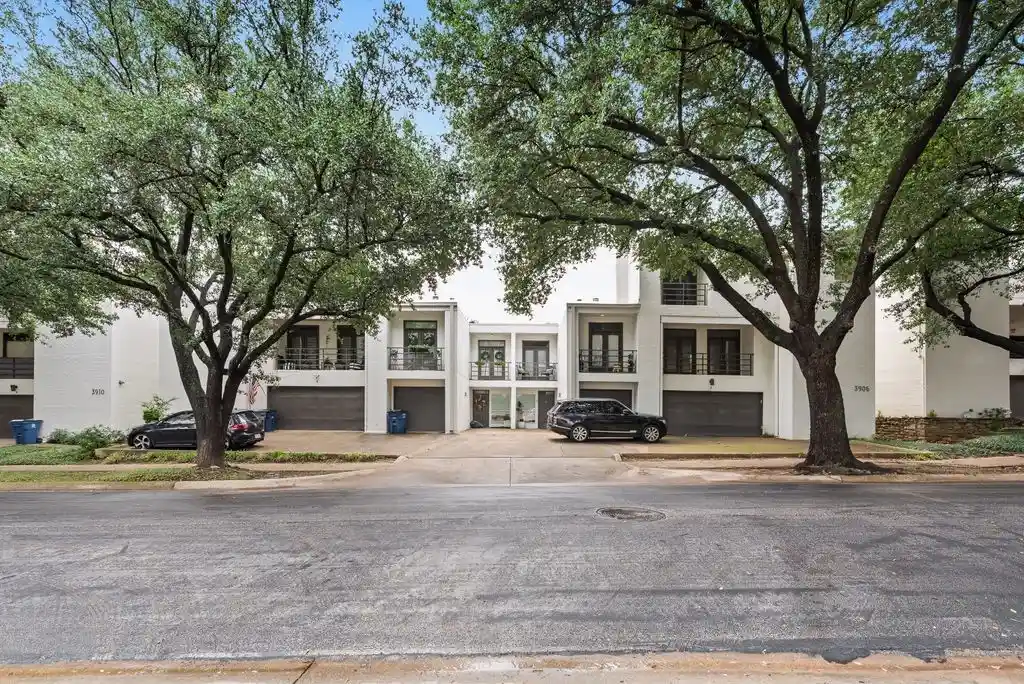 Photo 1 of Condo for sale at 3906 Buena Vista St #18, Dallas, TX 75204 | MLS# 21309159 | Listing updated on 2026-10-22