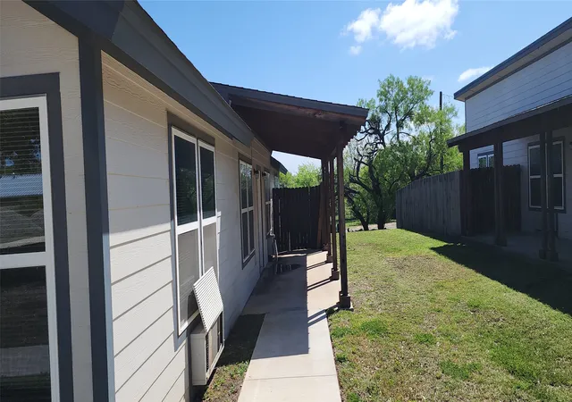 Homes for sale in Eastland, TX | 1600 W Commerce, Eastland, TX 76448