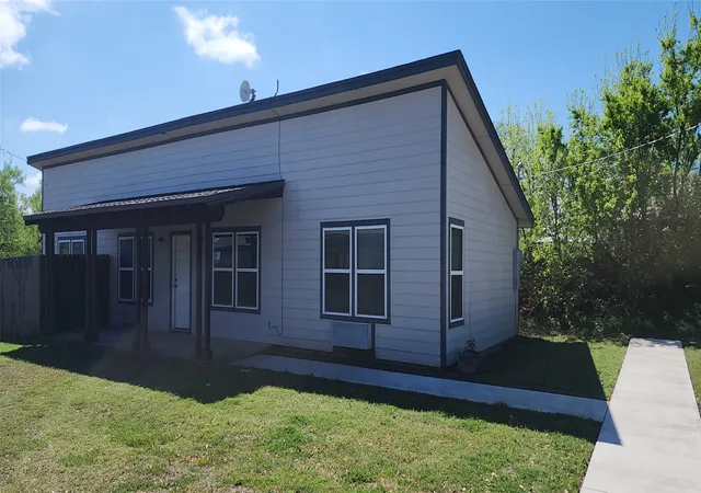 Homes for sale in Eastland, TX | 1600 W Commerce, Eastland, TX 76448