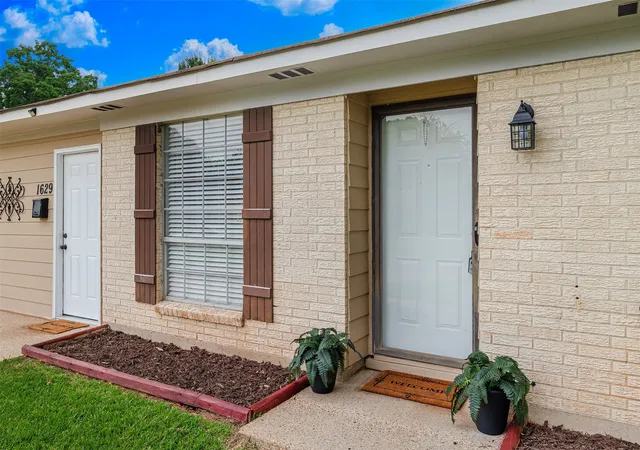 Photo 3 of Single family home for sale at 1629 Nikki Lynn Dr, Bossier City, LA 71112 | MLS# 21308125 | Listing updated on 2026-08-03