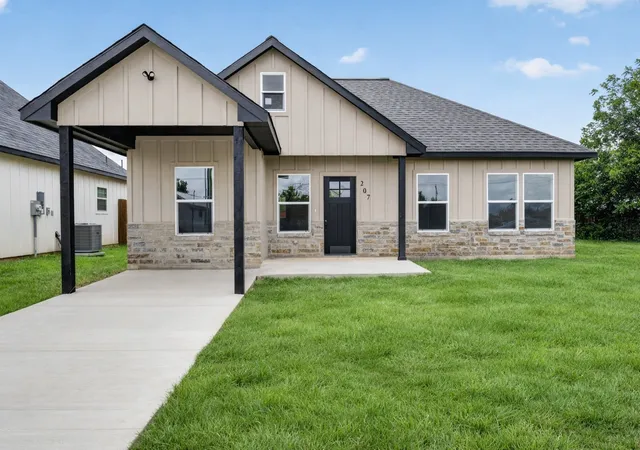 Homes for sale in Itasca, TX | 207 E South St, Itasca, TX 76055 | MLS# 21299457