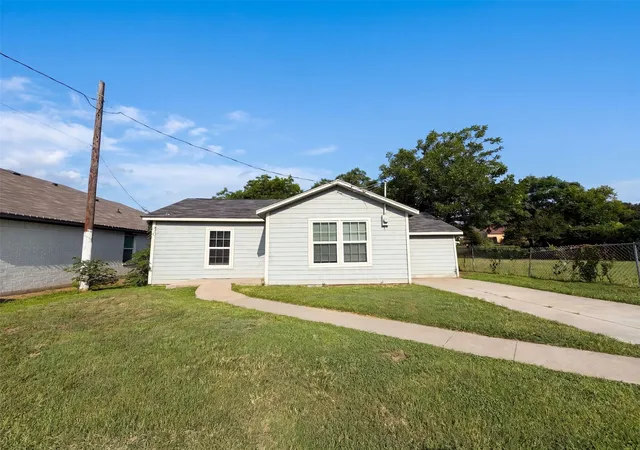 1st image of 2008 Danner St, Fort Worth, TX 76105 | MLS# 21310557