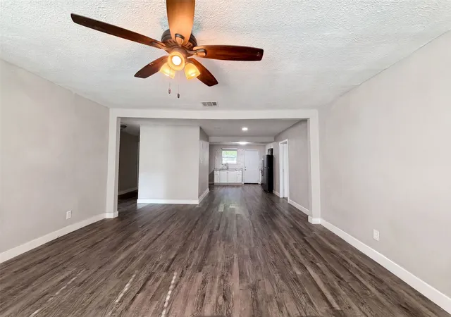 3rd image of 2008 Danner St, Fort Worth, TX 76105 | MLS# 21310557