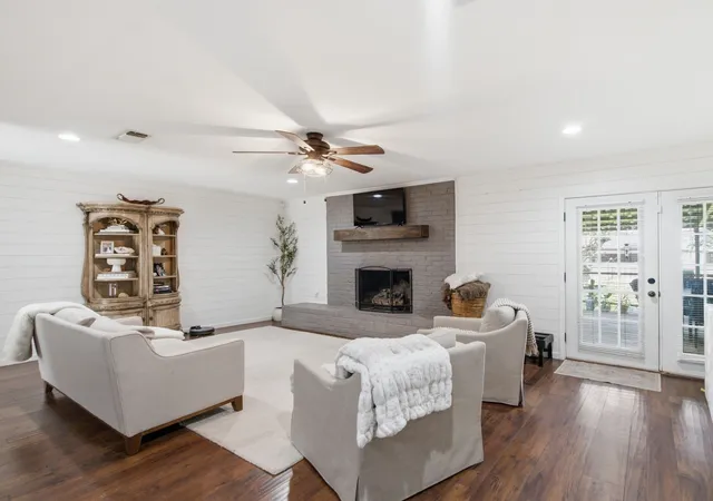 Photo 2 of Sale Pending at 616 S Bowie St, De Leon, TX 76444 | MLS# 21309671 | Listing updated on 2026-09-16