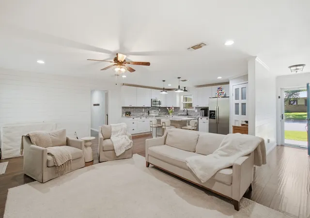 Photo 3 of Sale Pending at 616 S Bowie St, De Leon, TX 76444 | MLS# 21309671 | Listing updated on 2026-09-16