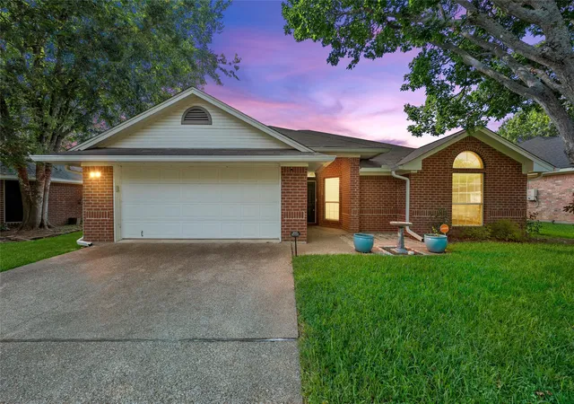 Photo 1 of Single family home for sale at 10604 Sierra West Dr, Waco, TX 76712 | MLS# 21310127 | Listing updated on 2026-07-06