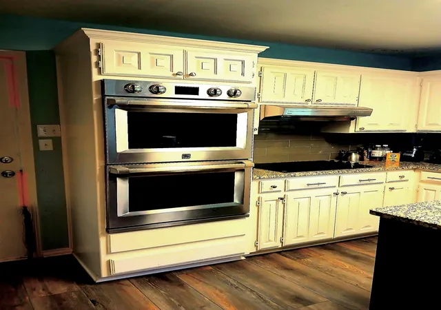 Photo 3 of Single family home for sale at 357 Kellys Cir, Runaway Bay, TX 76426 | MLS# 21310632 | Listing updated on 2026-09-03