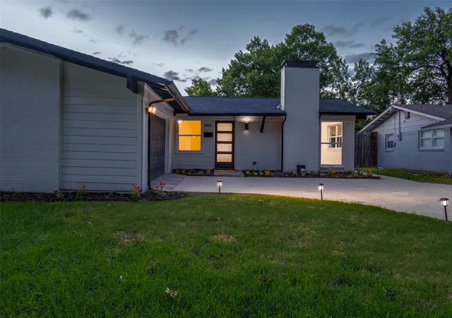 Single family home for sale at 2909 Silverton Dr, Dallas, TX 75229 | MLS# 21310736