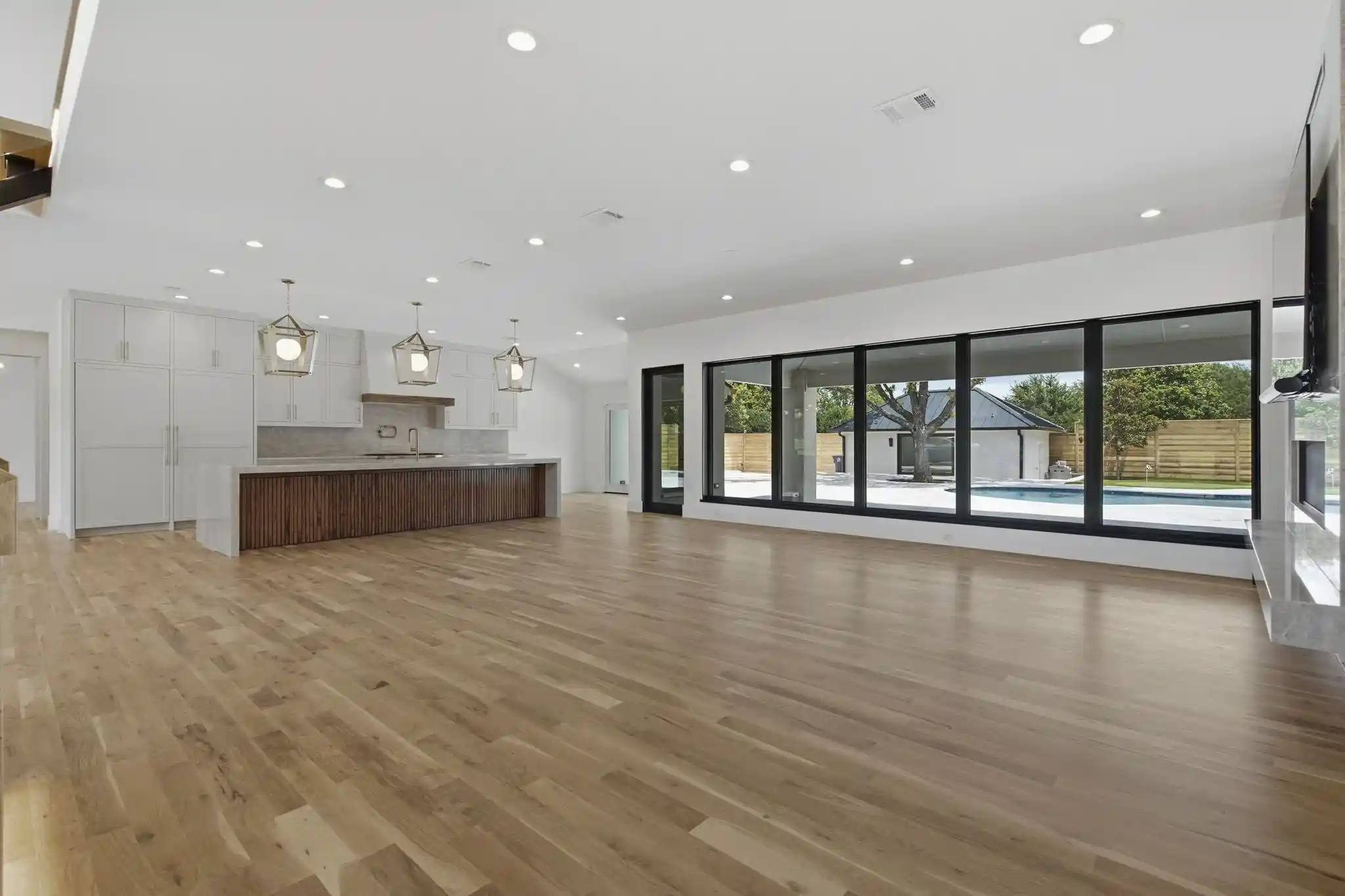 Photo 1 of Mansion for sale at 10254 Epping Ln, Dallas, TX 75229 | MLS# 21304562 | Listing updated on 2026-10-28