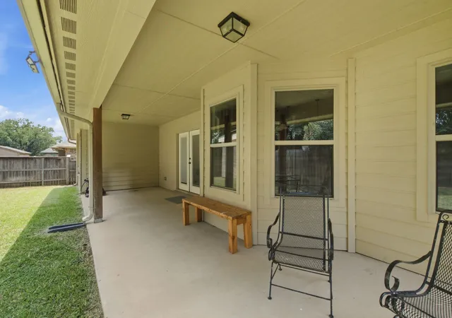 Homes for sale in Weatherford, TX | 2013 Lindentree Dr, Weatherford, TX 76086 | MLS# 21310634