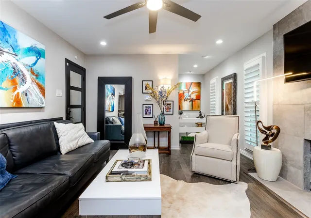 Listing Photo 5 - Condo for sale in building located at 7818 Mdw Park Dr, Dallas, TX 75230 - Unit #216