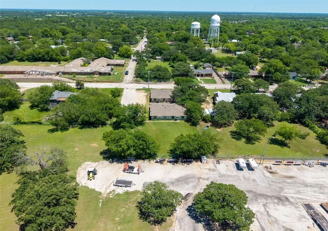 Homes for sale in Bowie, TX | 810 Central Ave, Bowie, TX 76230 | MLS# 21309766