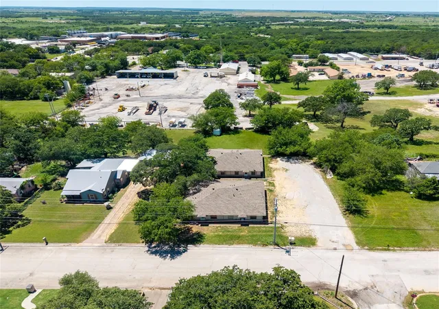 Homes for sale in Bowie, TX | 810 Central Ave, Bowie, TX 76230 | MLS# 21309766