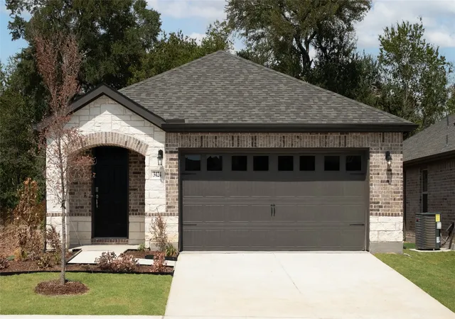 Photo 1 of Single family home for sale at 3424 Cloyce Box Dr, Anna, TX 75409 | MLS# 21310821 | Listing updated on 2026-10-08