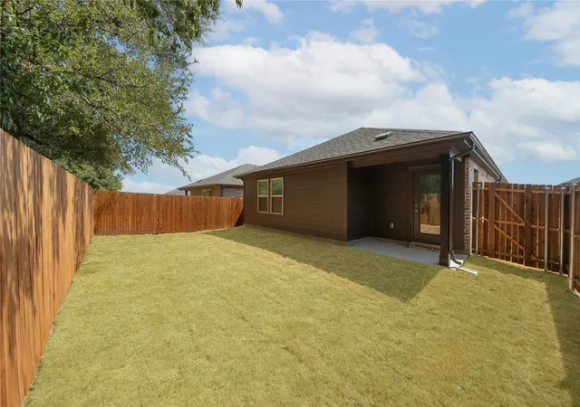 Photo 2 of Single family home for sale at 3424 Cloyce Box Dr, Anna, TX 75409 | MLS# 21310821 | Listing updated on 2026-10-08