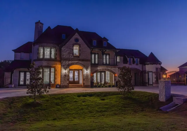 Photo 3 of Mansion for sale at 5805 Middleton Dr, Parker, TX 75002 | MLS# 21305676 | Listing updated on 2026-08-22