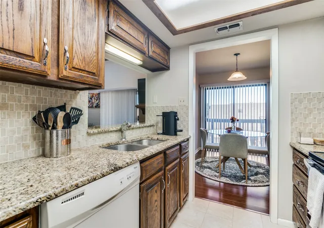 Photo 4 of Condo for sale at 1028 Signal Ridge Pl, Rockwall, TX 75032 | MLS# 21310732 | Listing updated on 2026-08-22